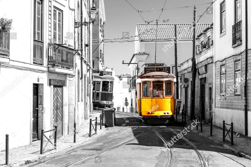 Жетлый трамвай в Португалии