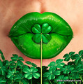 зеленые губы с клевером